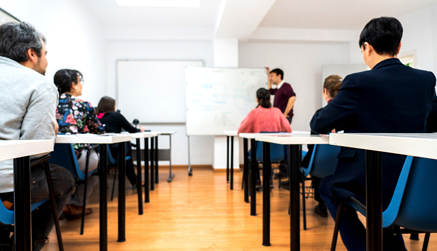 Estudiar oposiciones en una academia presencial en Madrid